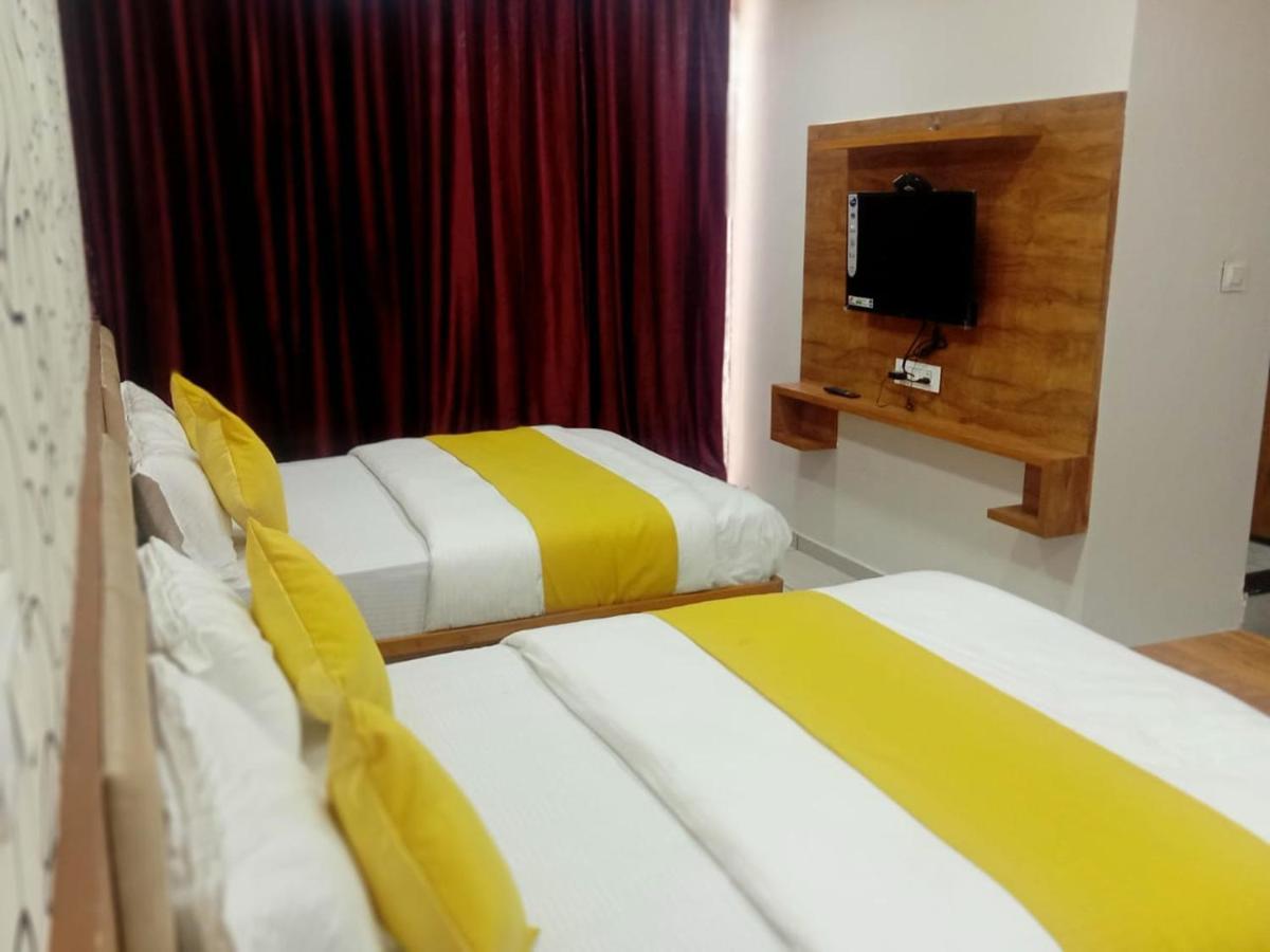 Hotel Dreamland Vadodara Exterior photo