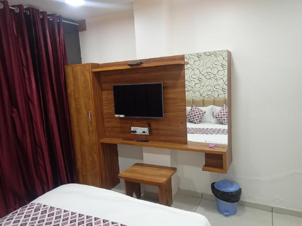 Hotel Dreamland Vadodara Exterior photo