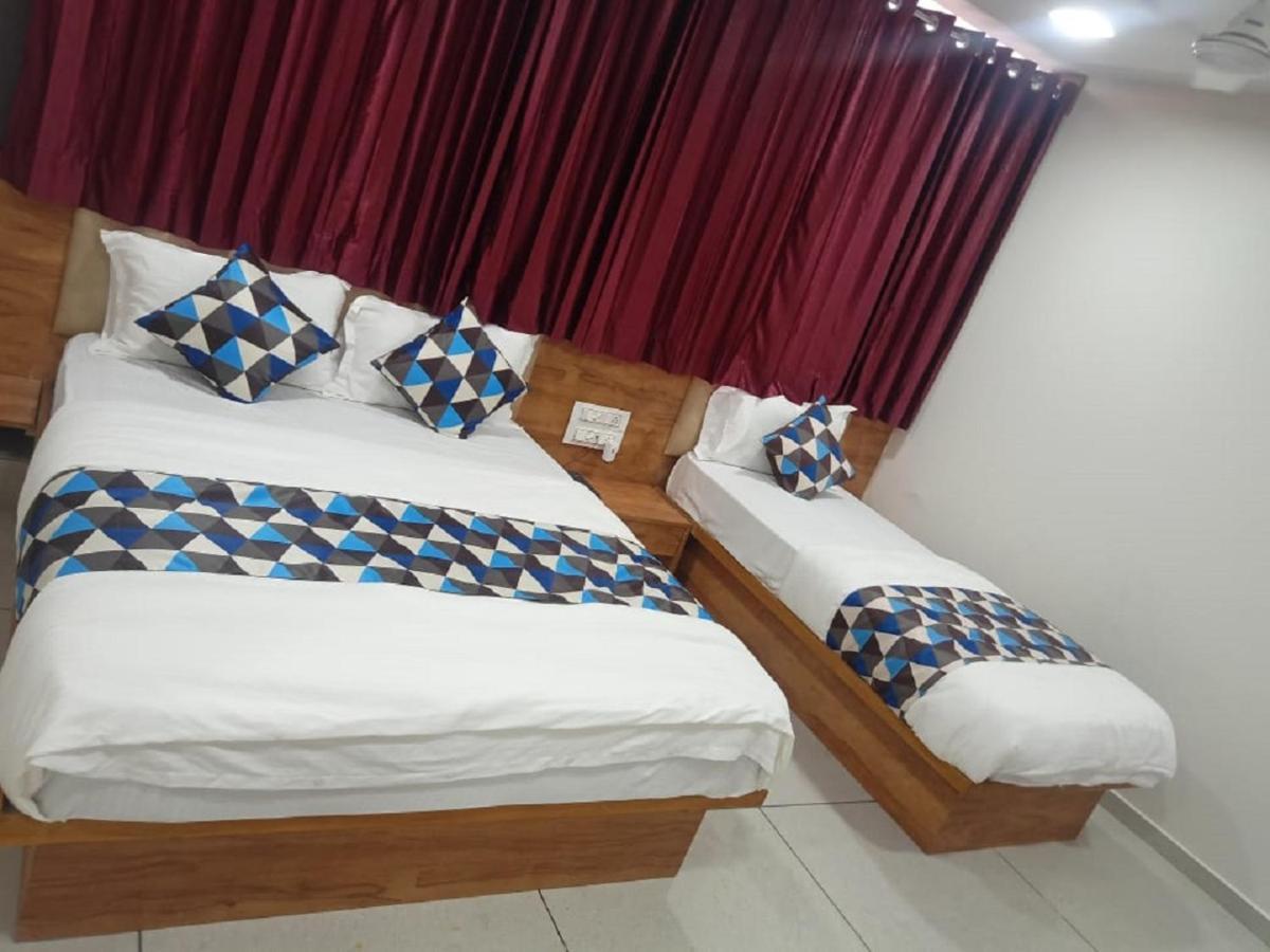 Hotel Dreamland Vadodara Exterior photo